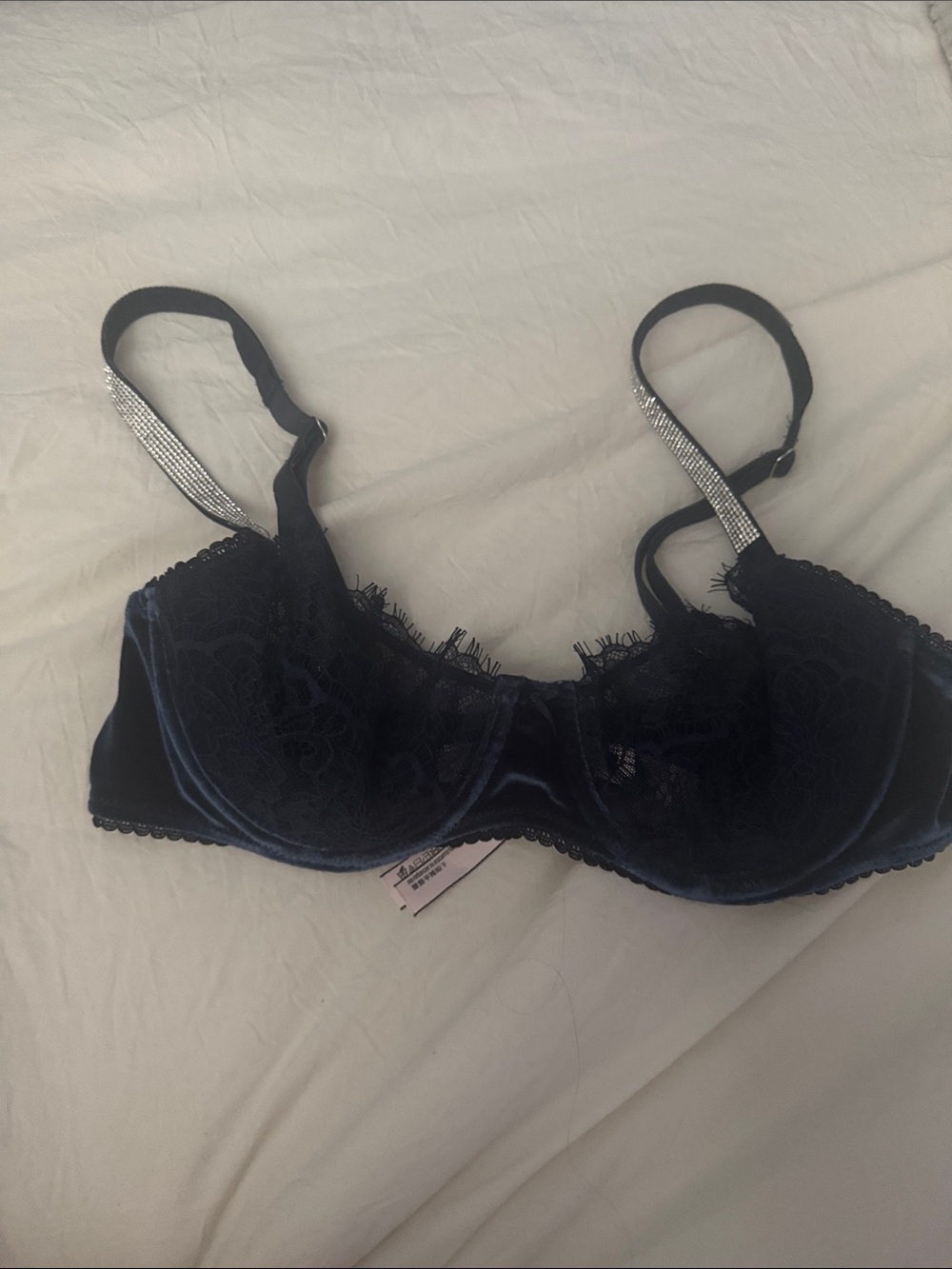 VS Lace & Velvet Dream Angels Push-Up Bra